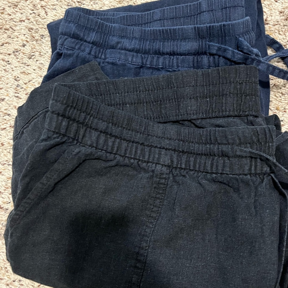 Bundle of two linen cropped pants